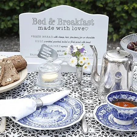 Annelies'place To B& B Oda ve Kahvaltı